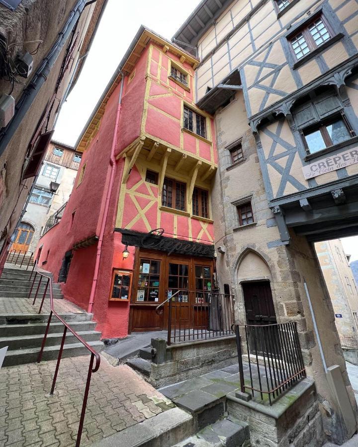 Tabi ,modern Chic Vs Free Parking,wifi,draps Appartement Thiers